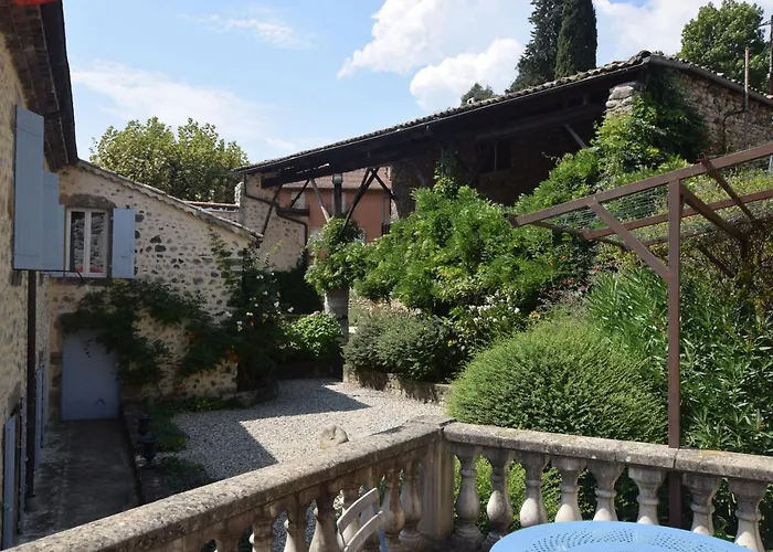 In Ardeche Near Chateau De Ventadour Casa vacanze Fabras